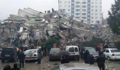 Depremde 96 kişinin öldüğü binanın görevlisi: Asansörün altından su çıkardı